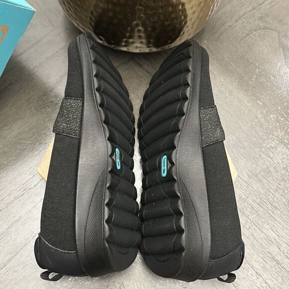 Bzees Gracie Women's Washable Slip-ons - Picture 7 of 9